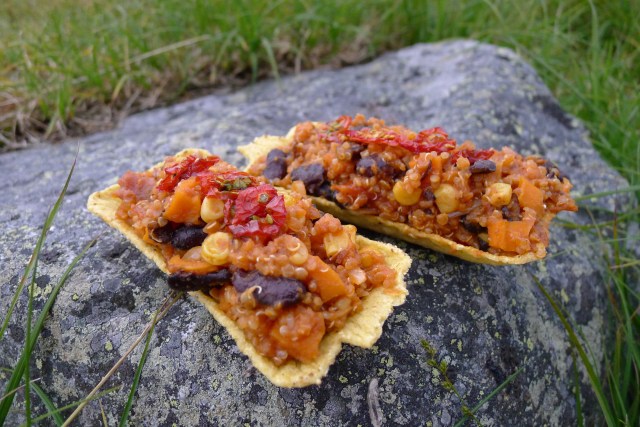 Mustapapupataa maissiveneissä